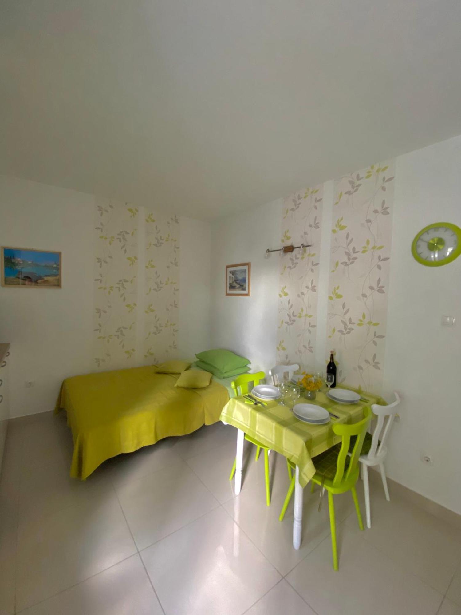 Apartments Ante Podaca Exterior photo
